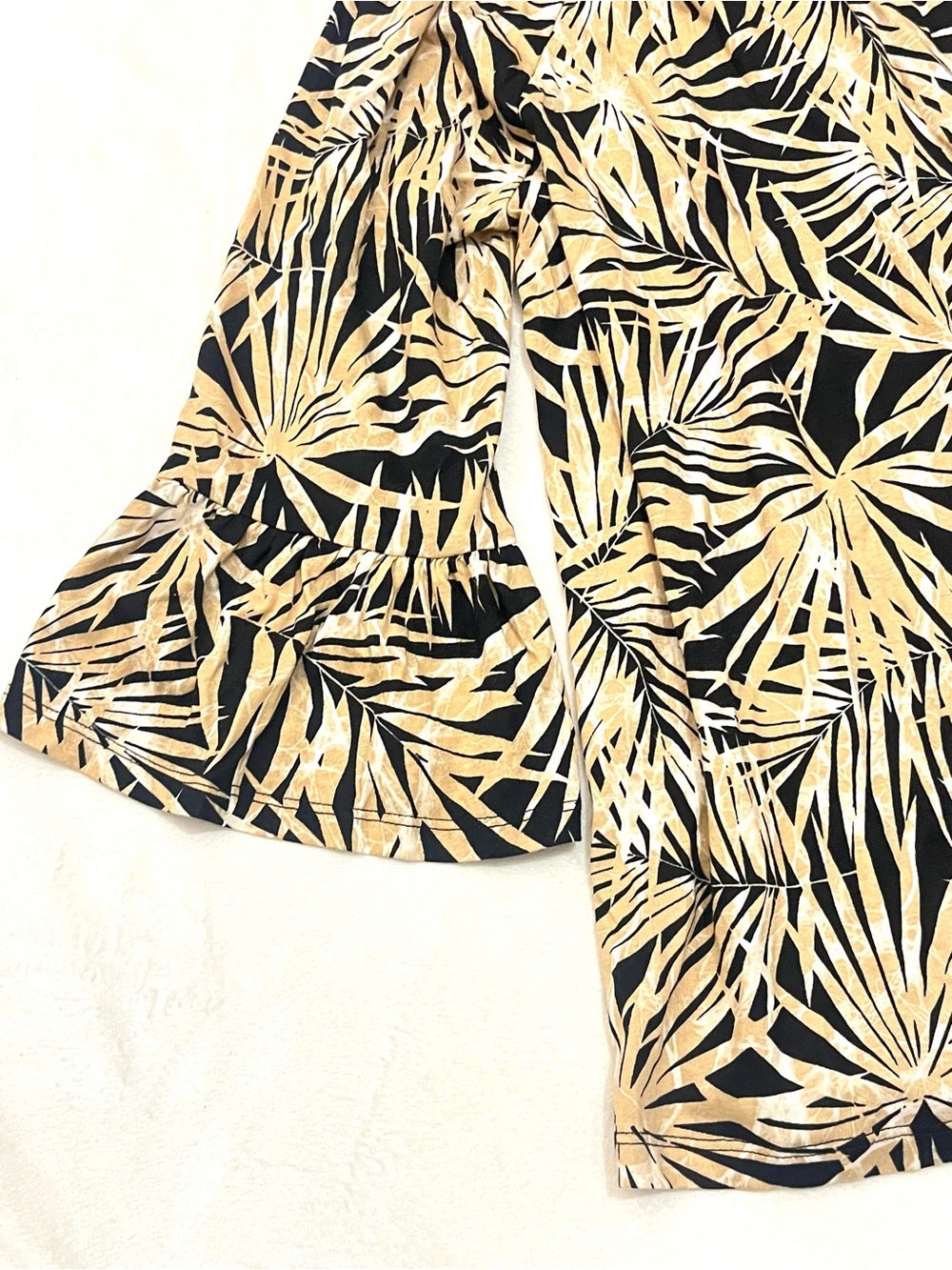 Michael Kors Women's Black and Tan Fall Palm-Leaf Print Bell-Sleeve Top Large - Picture 14 of 16